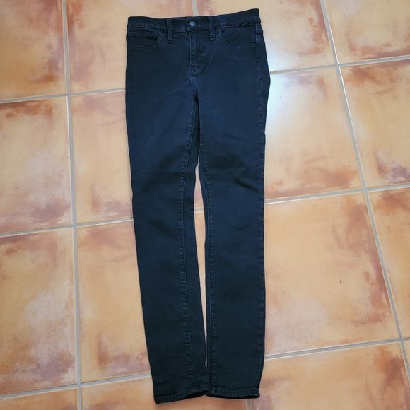 Madewell Denim - Madewell Black Skinny low Rise Waist Jeans in Size 2-4